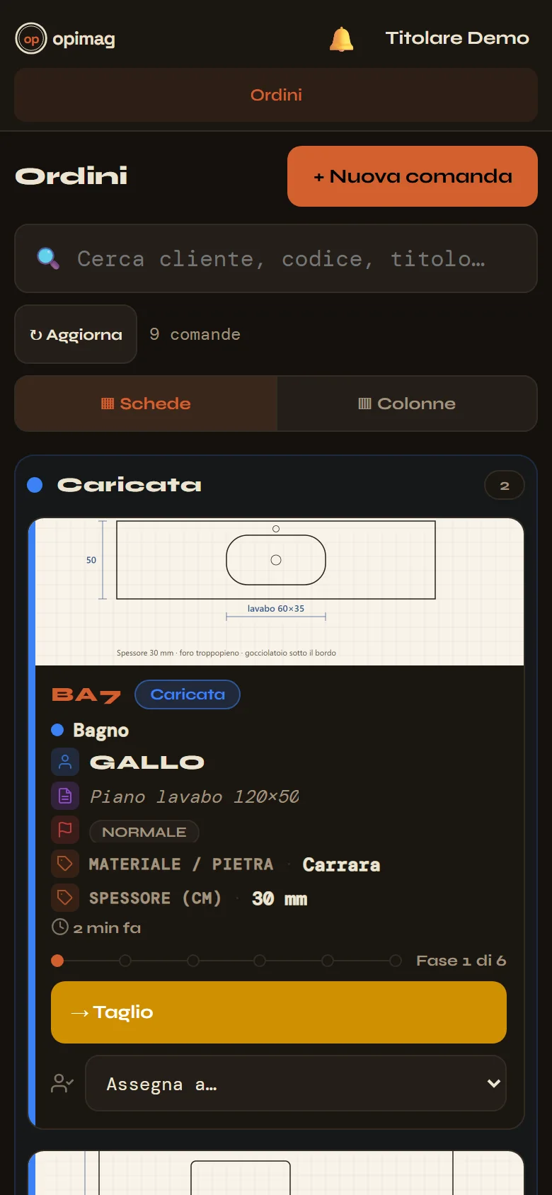 Il tabellone di Opimag sul telefono, con le comande a schede.